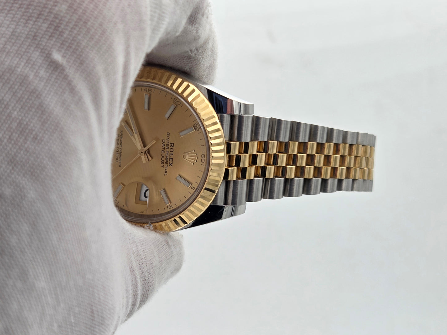 Rolex Datejust 41mm fluted bezel jubilee bracelet steel and gold Champaign dial ref 126333 full set 2023