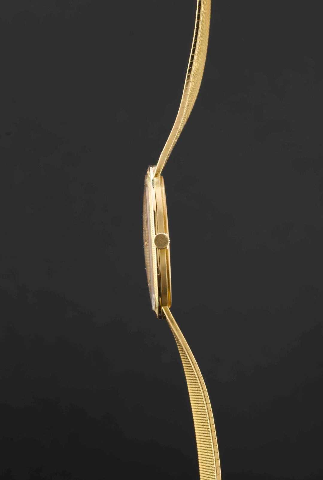 Audemars Piguet 18k gold Calatrava "Clous de Paris" Hobnail Vintage in exceptional condition