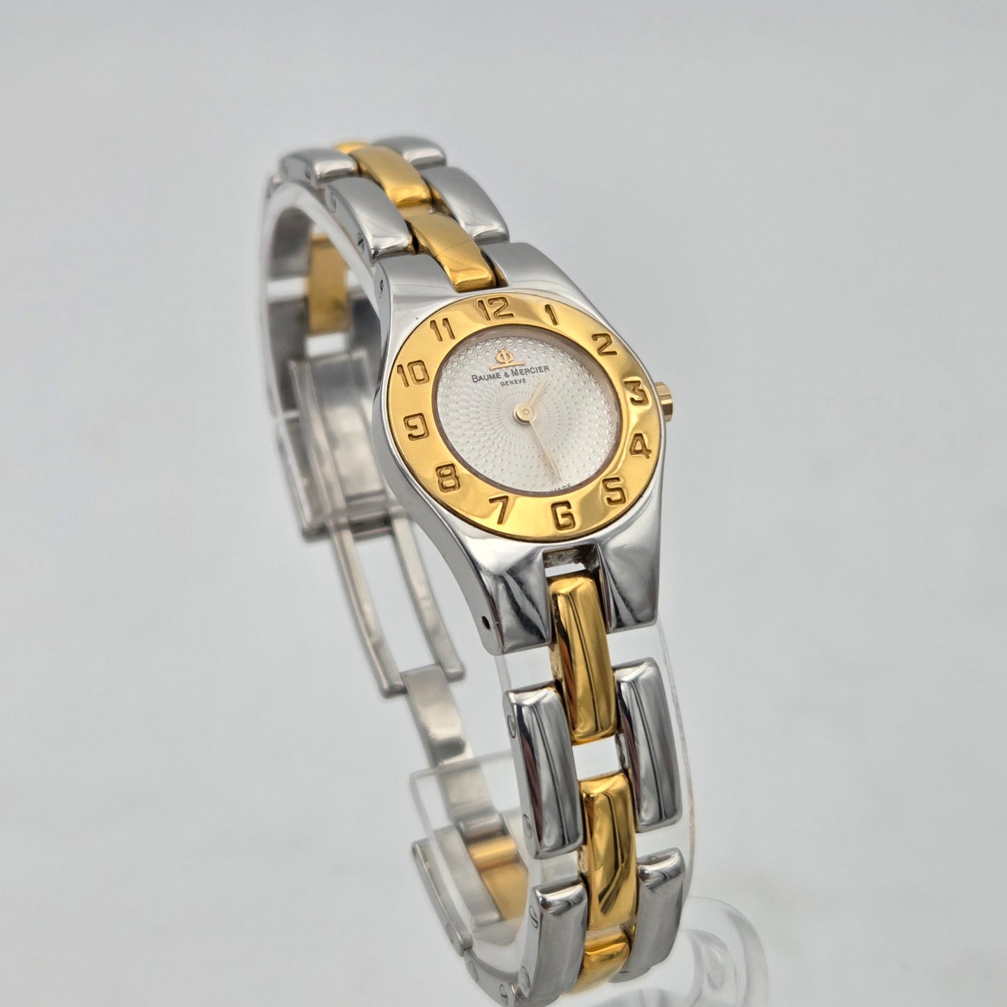 Baume et Mercier linea quartz 22mm guilloché dial mv045203