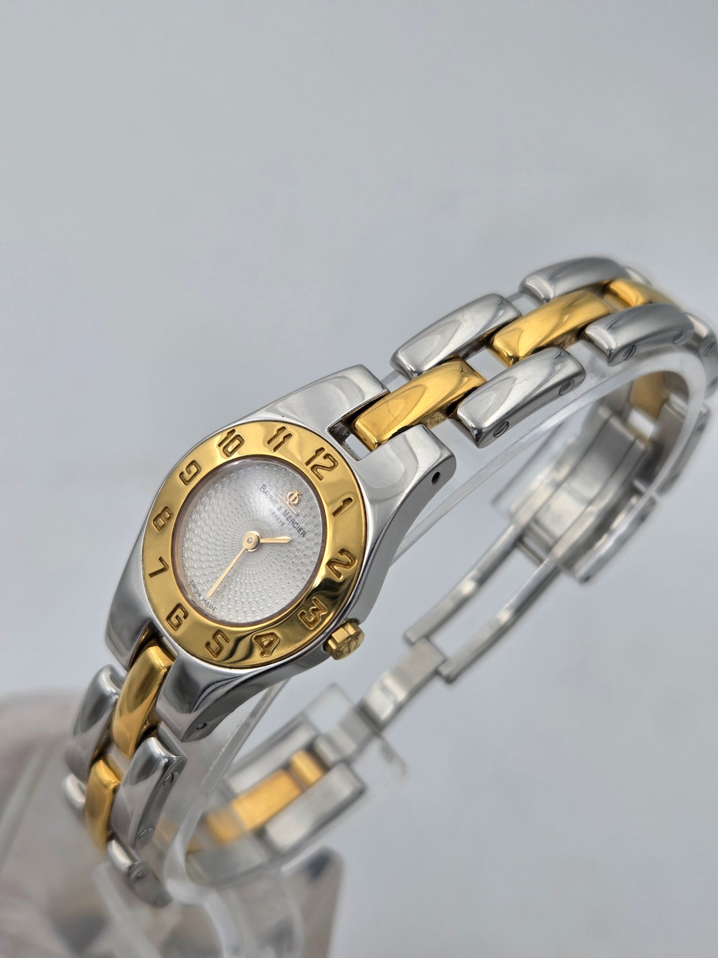 Baume et Mercier linea quartz 22mm guilloché dial mv045203