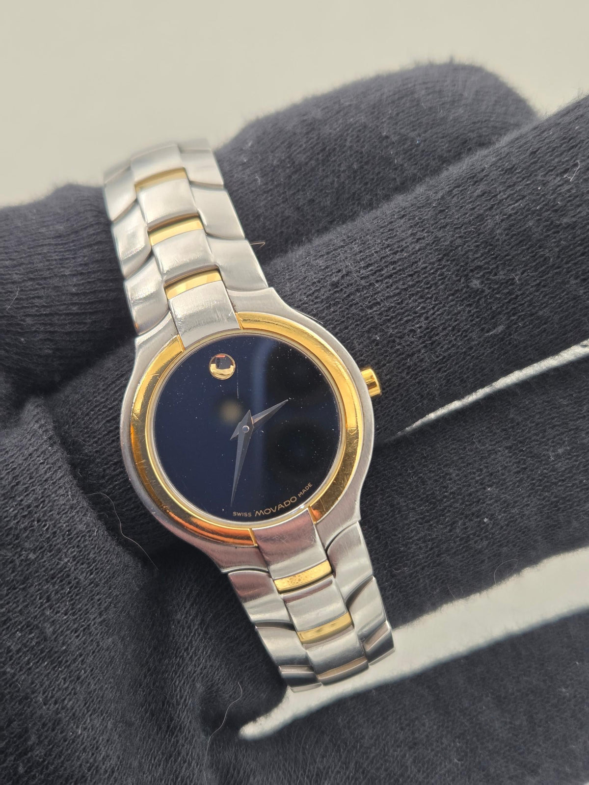 Movado Museum Steel and gold 81g4 1852