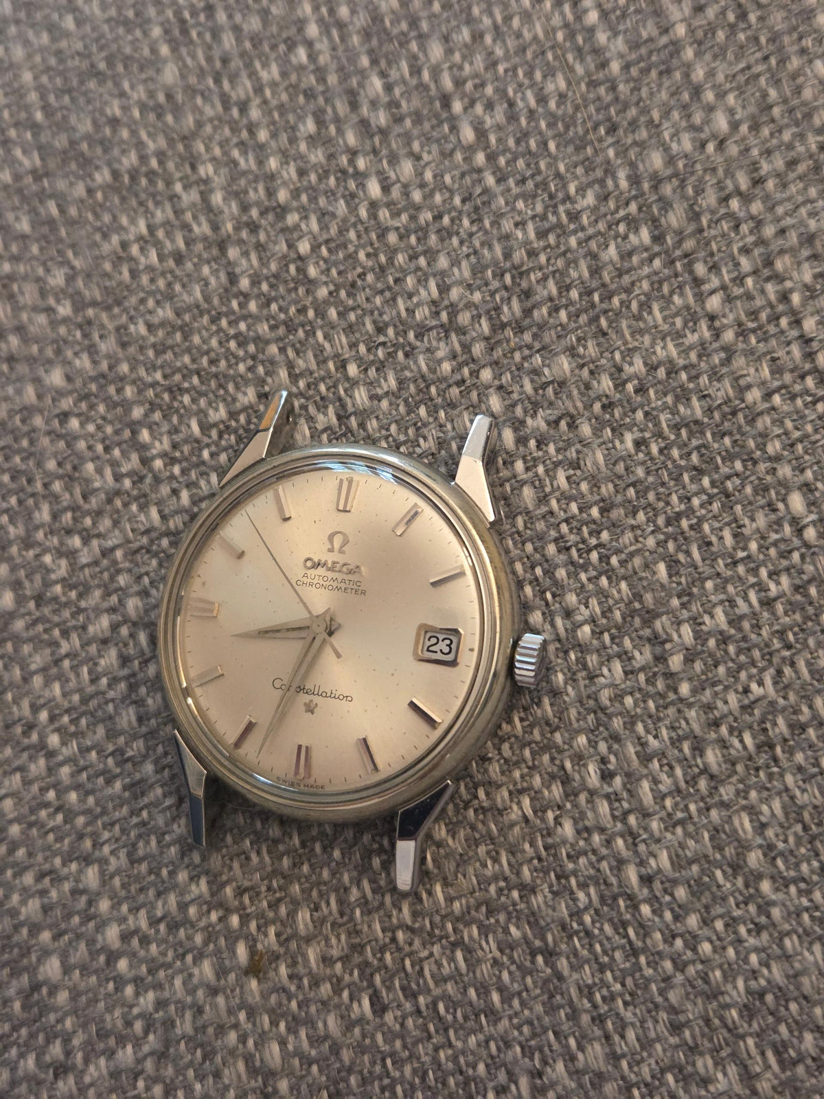Omega Constellation Dogleg cal 561 similar to 168.005