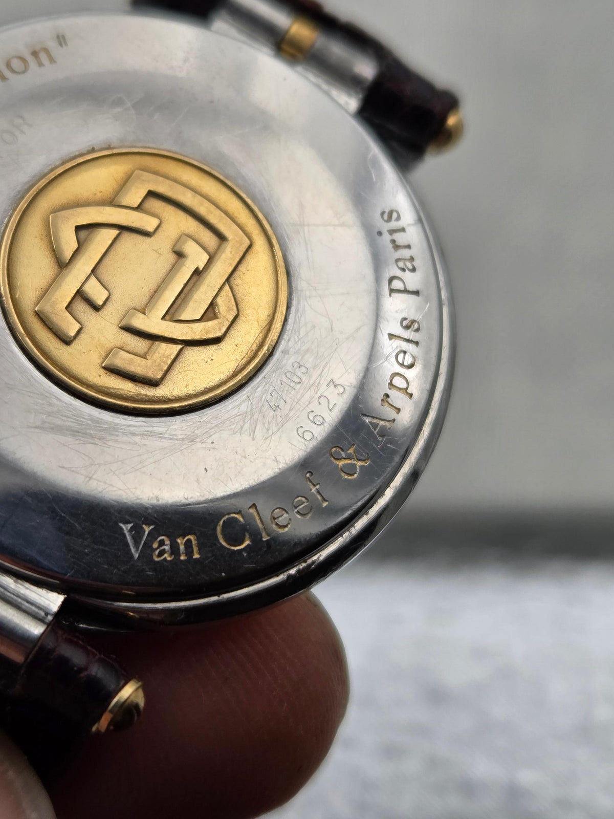 Van Cleef & Arpels La Collection 18k gold and steel quartz (243)