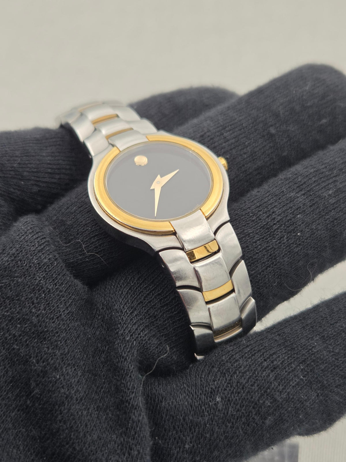 Movado Museum Steel and gold 81g4 1852